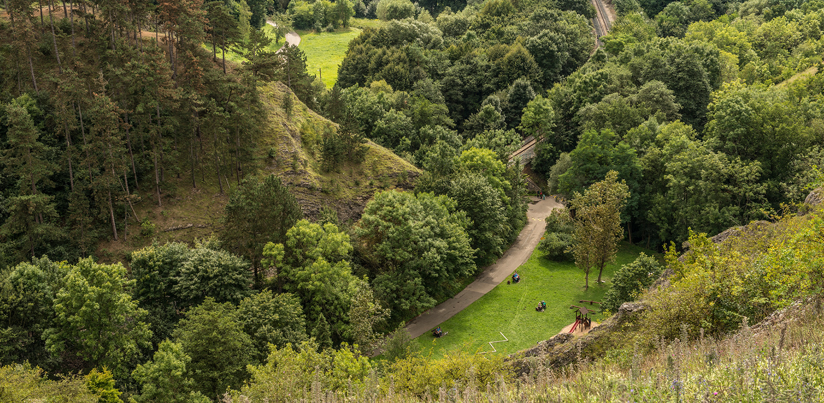 PŘÍRODA OKOLO<br /><b>ALE NA DOSAH MĚSTA</b>